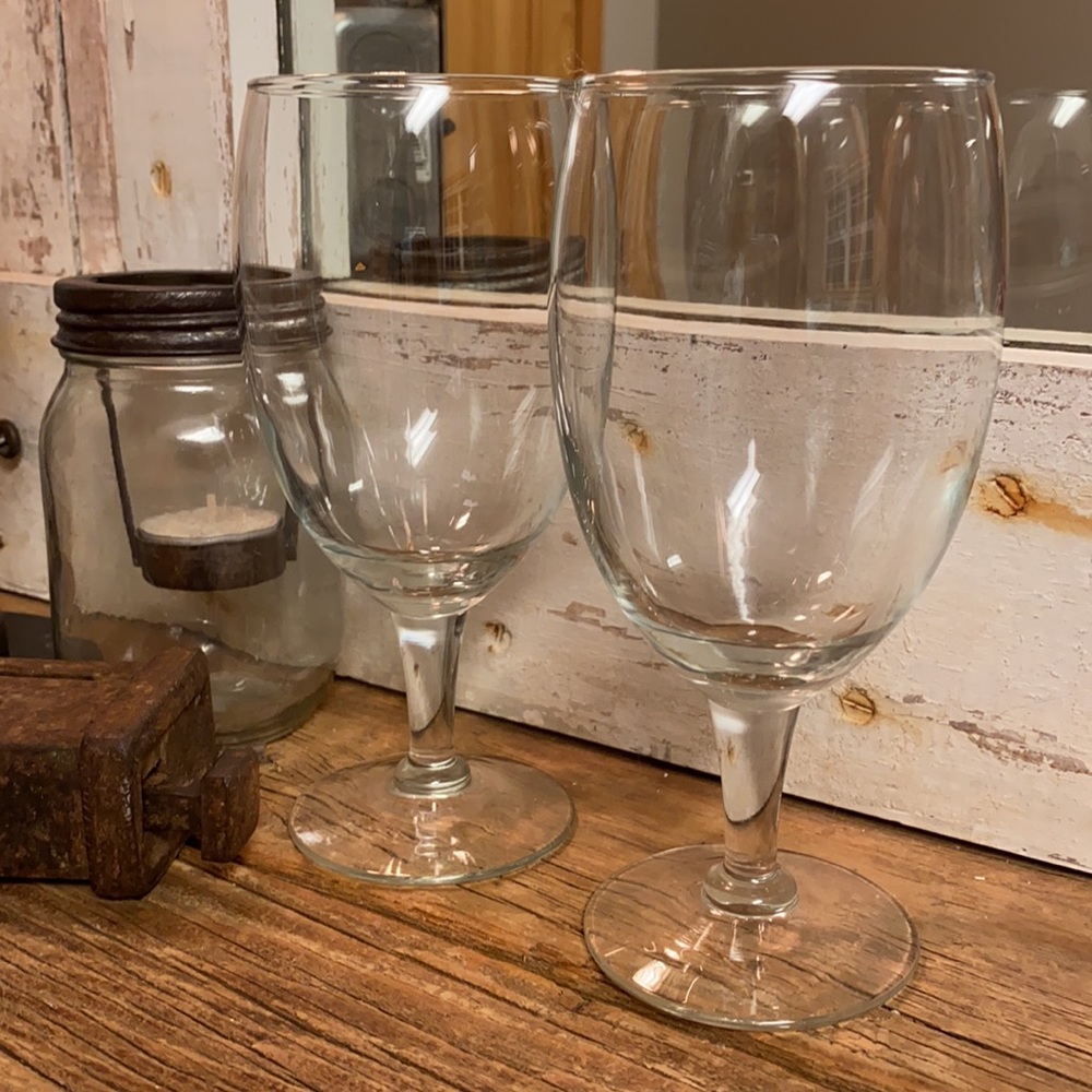 Glassware for 2 - Picture 7 of 10